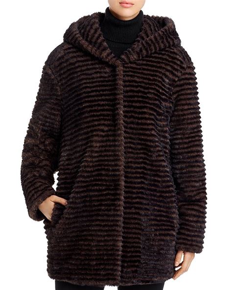 capote faux fur.